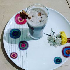 A picture of Walnut Banana Shake.
