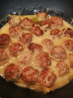 Una foto de Albóndigas con salsa de toda la vida