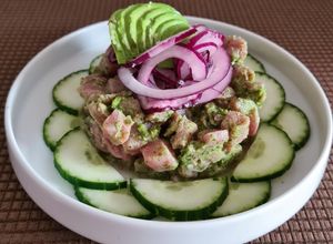 Una foto de Aguachile verde de atún
