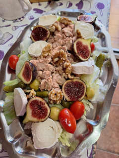 Una foto de Ensalada con higos