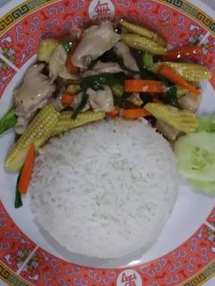 รูปของ ไก่ผัดยอดข้าวโพดราดหน้าข้าว