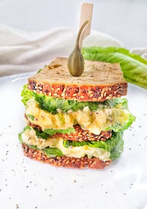Una foto de Sandwich de ensalada de huevo