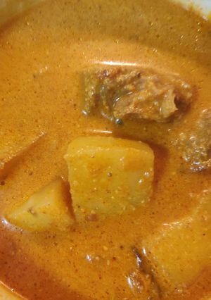 A picture of Aloo mutton khorma.