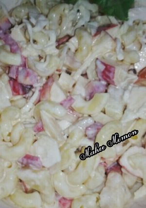 A picture of Macroni cream salad.
