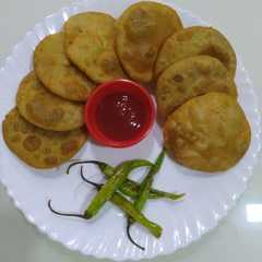A picture of शेगाव कचोरी (kachori recipe in marathi).