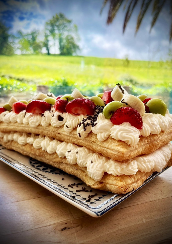 Una foto de Milhojas con fruta