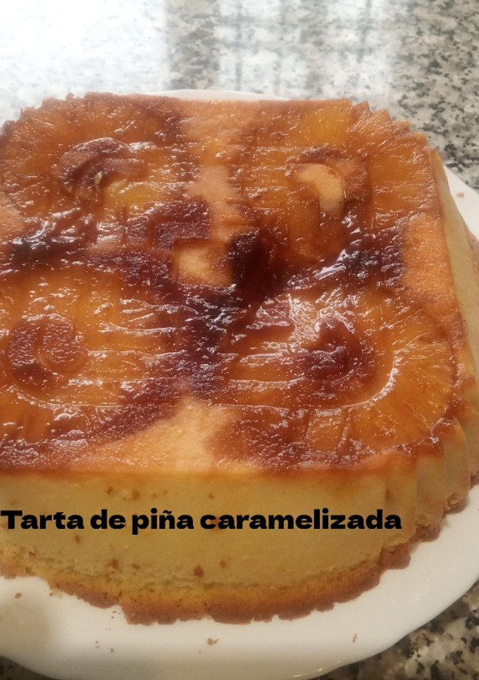 Una foto de Tarta de piña caramelizada
