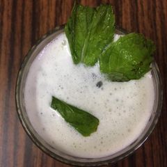A picture of Healthy pudina lassi with sabja.