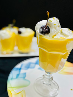 A picture of Mango nuts milkshake.