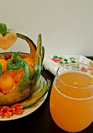 A picture of Cantaloupe juice.