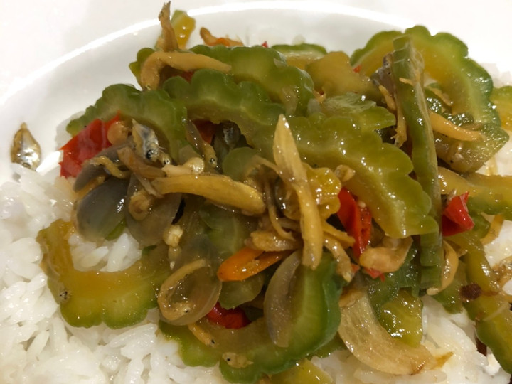 Cara Gampang Menyiapkan Oseng pare teri medan yang Lezat