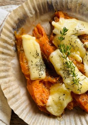 Une photo de 💚 Patates douces au four, Comté et thym