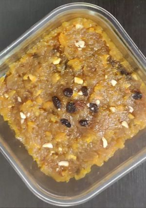 A picture of Babugosha halwa (Indian Pear) 🍐.