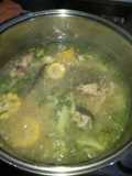 Sopa de pollo con verduras