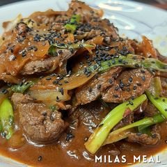 A picture of Spicy Korean Stir-Fried Beef.