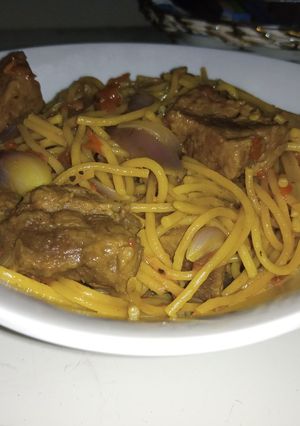 A picture of Sphagetti with meat.