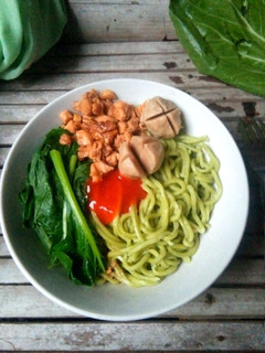 Foto resep Mie Hijau Pakcoy Ayam Lada Hitam