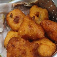 A picture of #RSC#urad dal normal vada#.