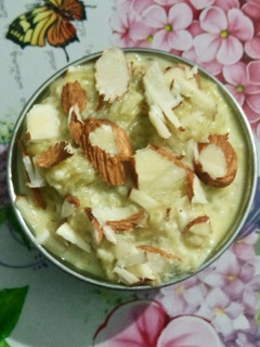 फलाहारी लौकी की खीर (Falahari Lauki ki Kheer recipe in hindi) रेसिपी मुख्य फोटो