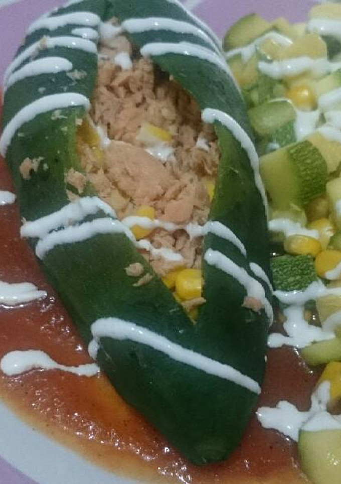Una foto de Chile relleno de salmón
