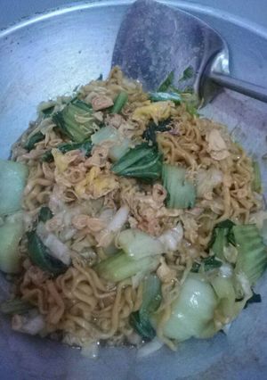 Foto resep Mie goreng cepat saji :)