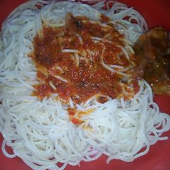 A picture of Spaghetti with stew.