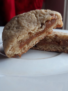 Una foto de Cookies rellenas de dulce de leche