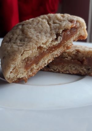 Una foto de Cookies rellenas de dulce de leche
