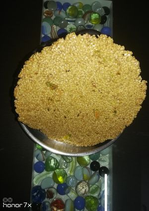 તલની ચીકી (Til Chiki Recipe In Gujarati) રેસીપી મુખ્ય ફોટો