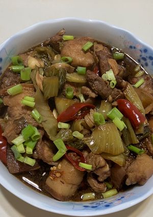 酸菜滷三層肉 的食譜成品照片