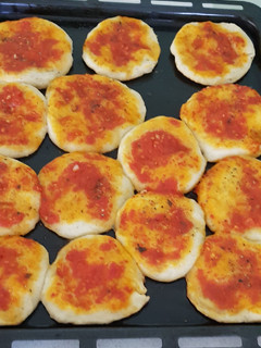 Una foto de Pre Pizzas caseritas, fáciles y deliciosas 😋