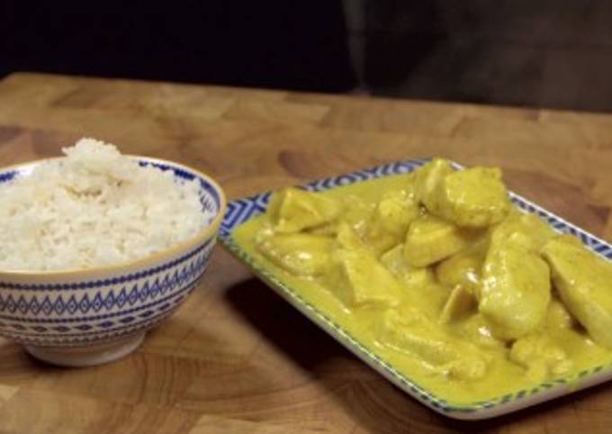 Petto di pollo al curry e riso basmati