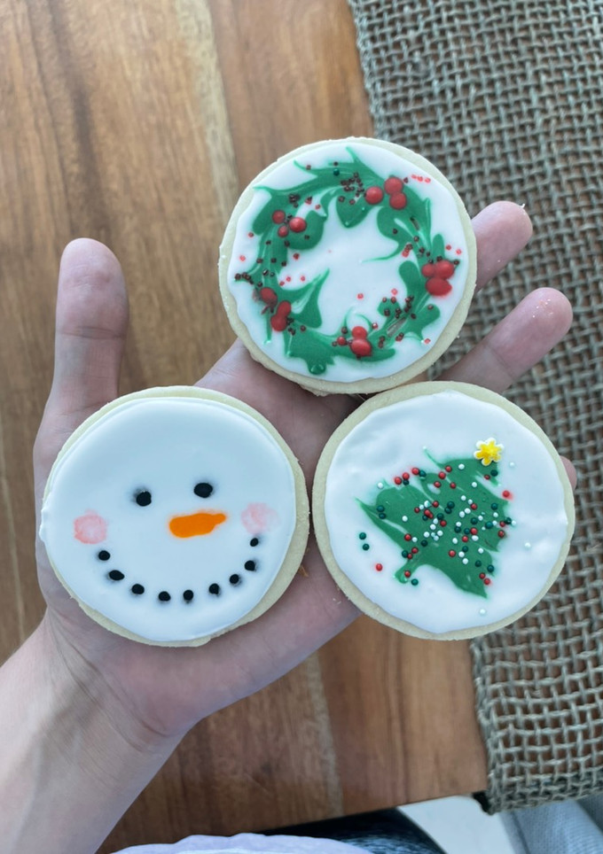 Una foto de Galletas de mantequilla navideñas sin moldes especiales