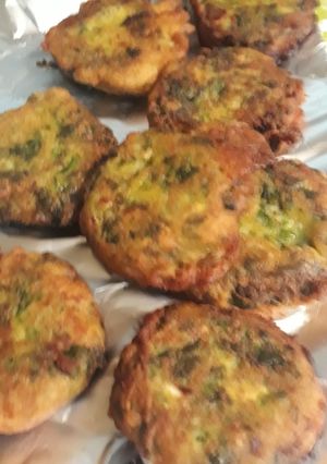 A picture of Paneer peas fritters.
