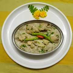 A picture of Safed murgh korma.