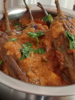 भरवा बैंगन विथ ग्रेवी(bharwa baingan with greavy recipe in hindi) रेसिपी मुख्य फोटो