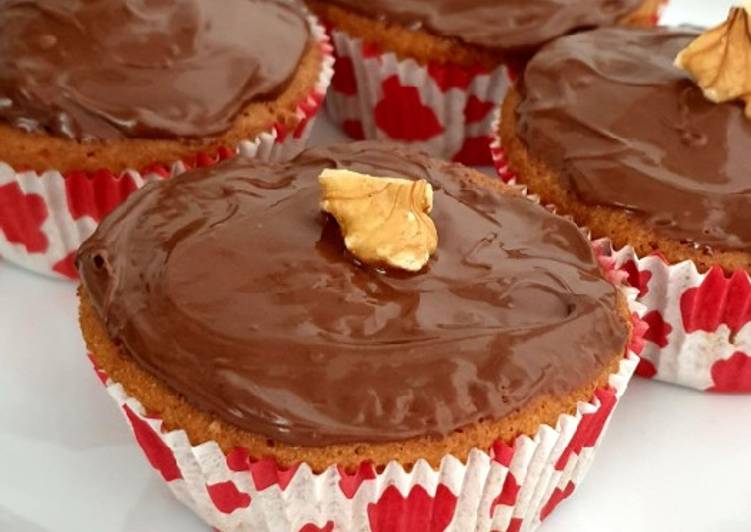 VERSUCHT! geheime Rezepte macht Bananen-Haselnusscreme-Cupcakes