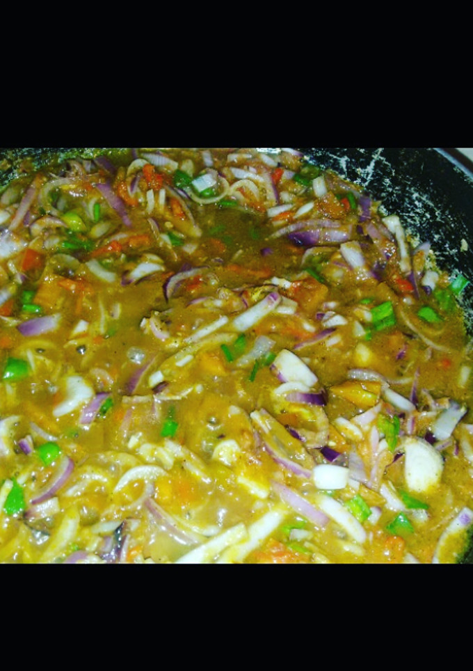 A picture of Onion sauce.