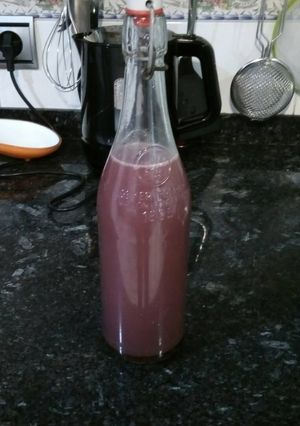 Foto principal de Agua de coco con infusión de frutos rojos
