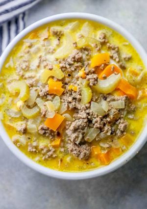A picture of Cheeseburger Soup.