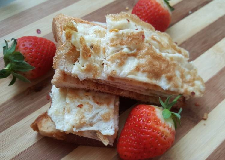 Fried Egg on Toast With Strawberries