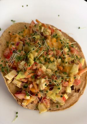 Una foto de Ceviche de surimi