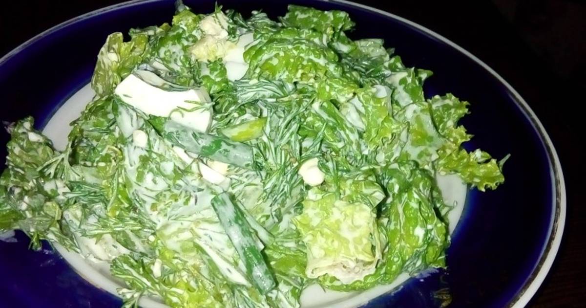 Рецепты простых салатов с зеленым луком. Зеленый салат. Салат с укропом. Салат с луком и яйцом. Зеленый салат с яйцом.