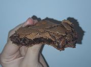 Una foto de brownies fáciles con aceite