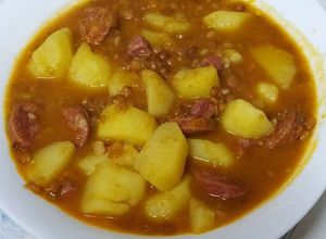 Foto principal de Plato único: lentejas con chorizo en Thermomix