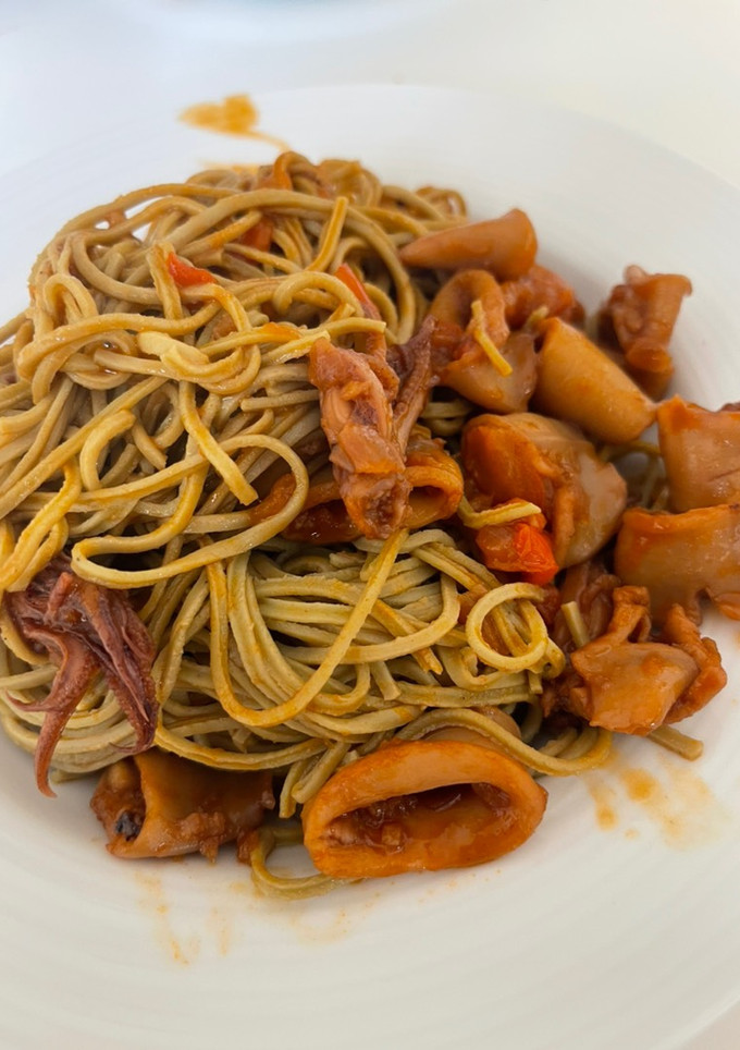 Una foto de Espaguetis con calamares KETO