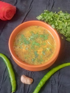 ખાટી મીઠી ગુજરાતી દાળ (Khati Mithi Gujarati Dal Recipe In Gujarati) રેસીપી મુખ્ય ફોટો