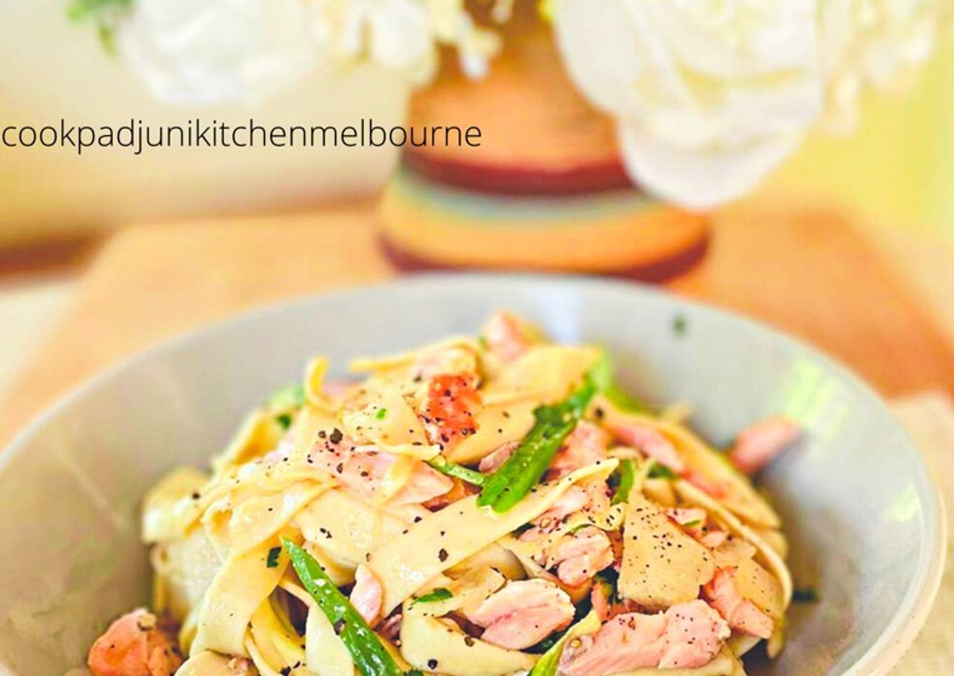 Salmon & Fettuccine with Cream Sauce