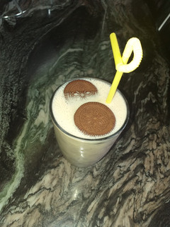 A picture of Banana Biscuits milkshake.