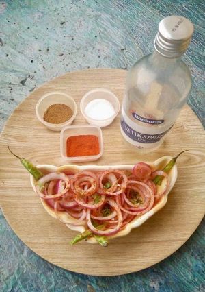 A picture of Onion Ring Salad.